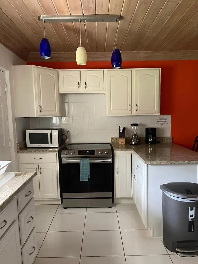 Sapphire Garden Townhouses George Town 0*,
