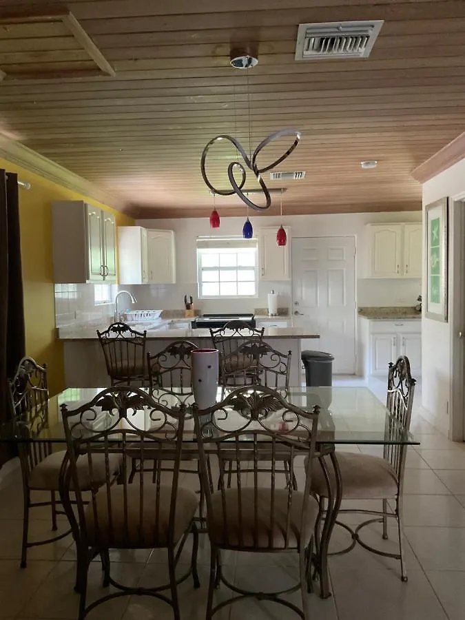 Villa Sapphire Garden Townhouses George Town