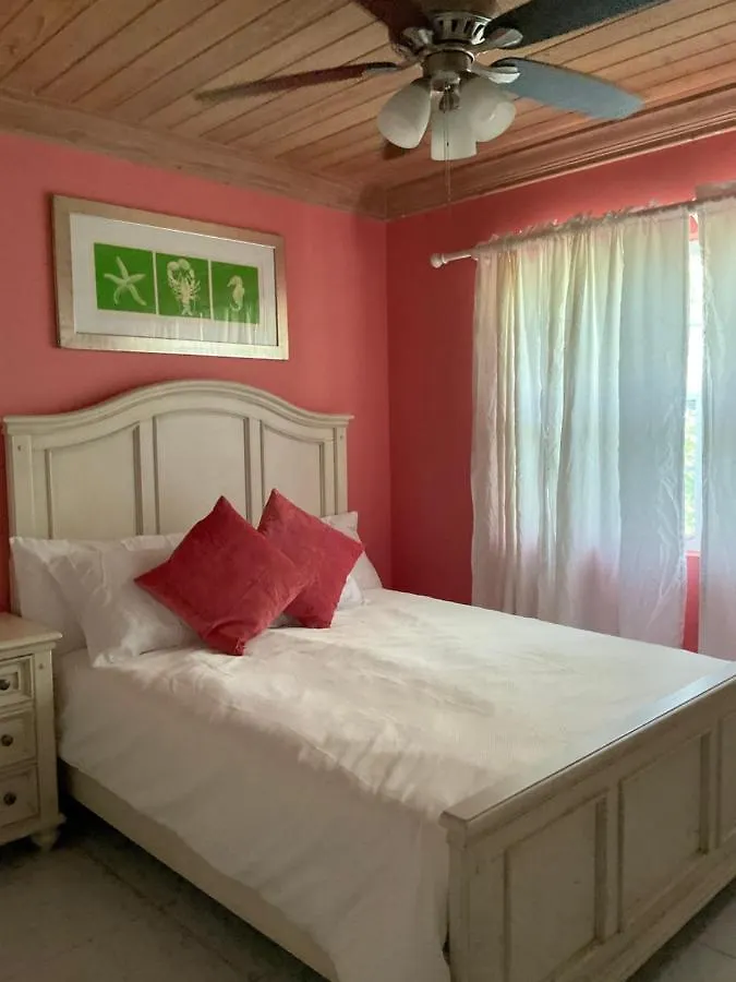 Sapphire Garden Townhouses George Town 0*,  Bahamas